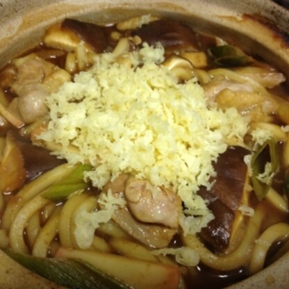 土鍋でたっぷり味噌煮込みうどんを作りました(#^.^#)
鶏肉、蒲鉾、長ネギも追加して、美味しくいただきました。